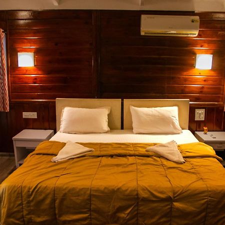Cuba Patnem Hotel Patnem Beach Екстериор снимка