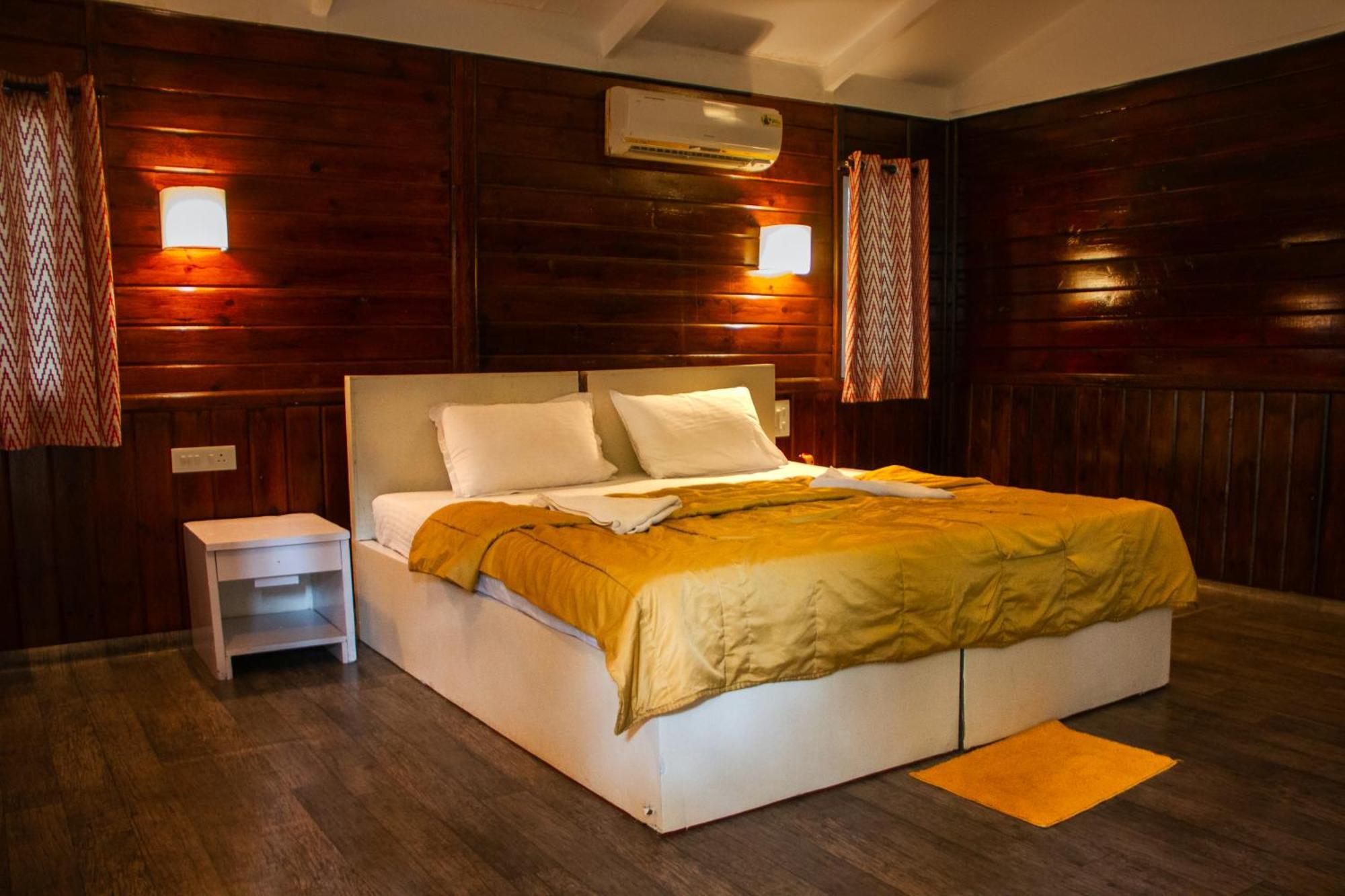 Cuba Patnem Hotel Patnem Beach Екстериор снимка