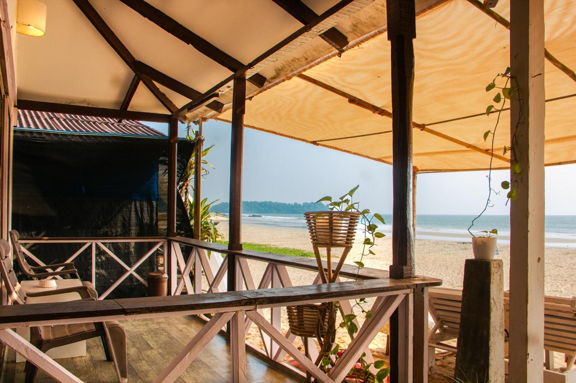 Cuba Patnem Hotel Patnem Beach Екстериор снимка